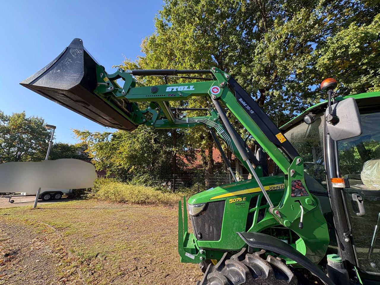 John Deere 5075E mit Stoll Frontlader Solid 35-18.1P - Трактор: фото 4 John Deere 5075E mit Stoll Frontlader Solid 35-18.1P - Трактор: фото 4