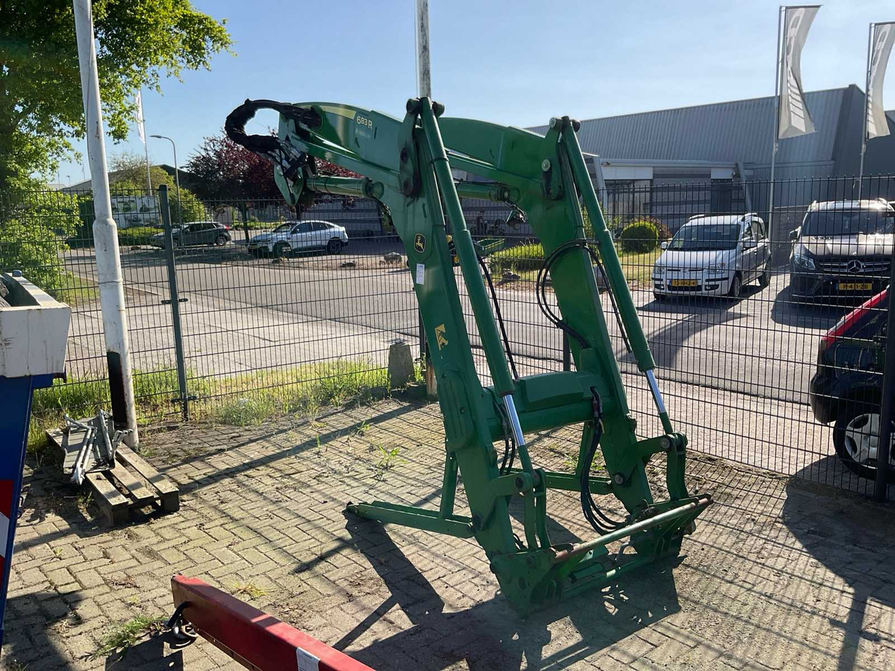John Deere 683RC - Фронтальный погрузчик для трактора: фото 3 John Deere 683RC - Фронтальный погрузчик для трактора: фото 3