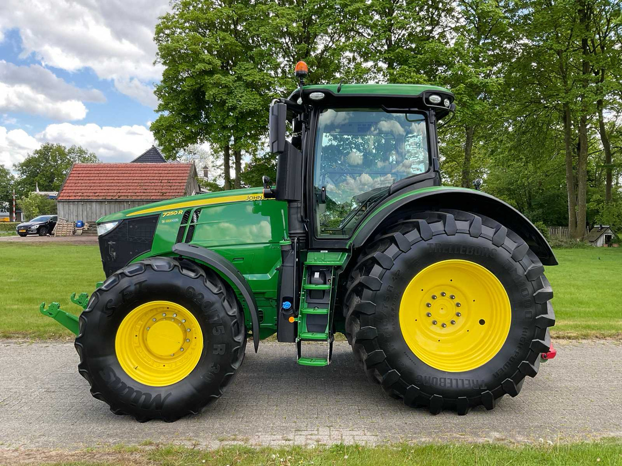 John Deere 7250R - Трактор: фото 2 John Deere 7250R - Трактор: фото 2
