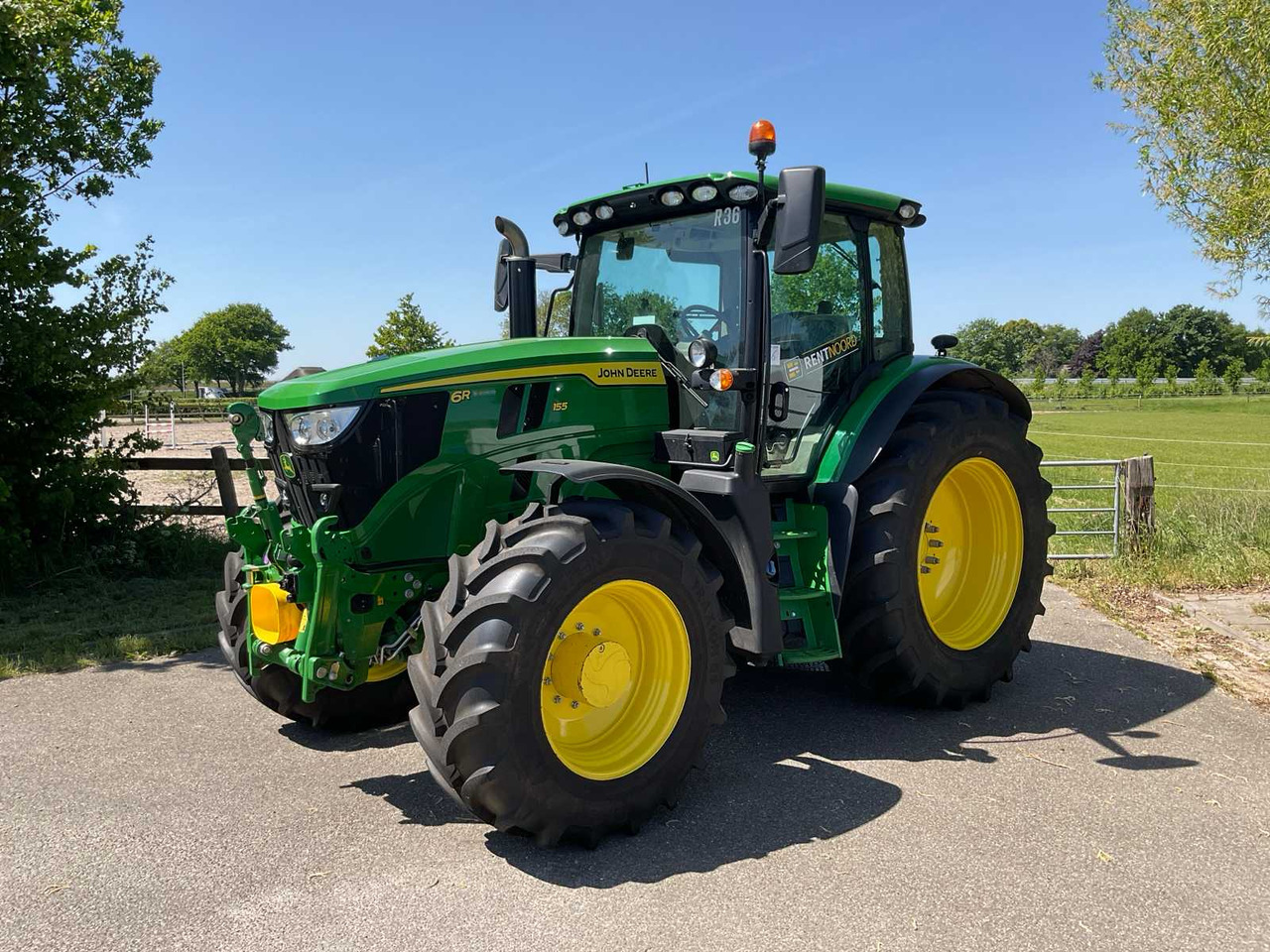 John deere 6R155 - Трактор: фото 1 John deere 6R155 - Трактор: фото 1