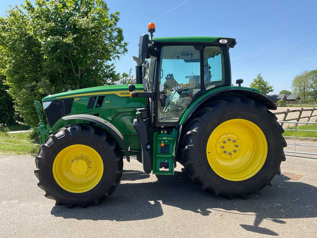 John deere 6R155 - Трактор: фото 2 John deere 6R155 - Трактор: фото 2
