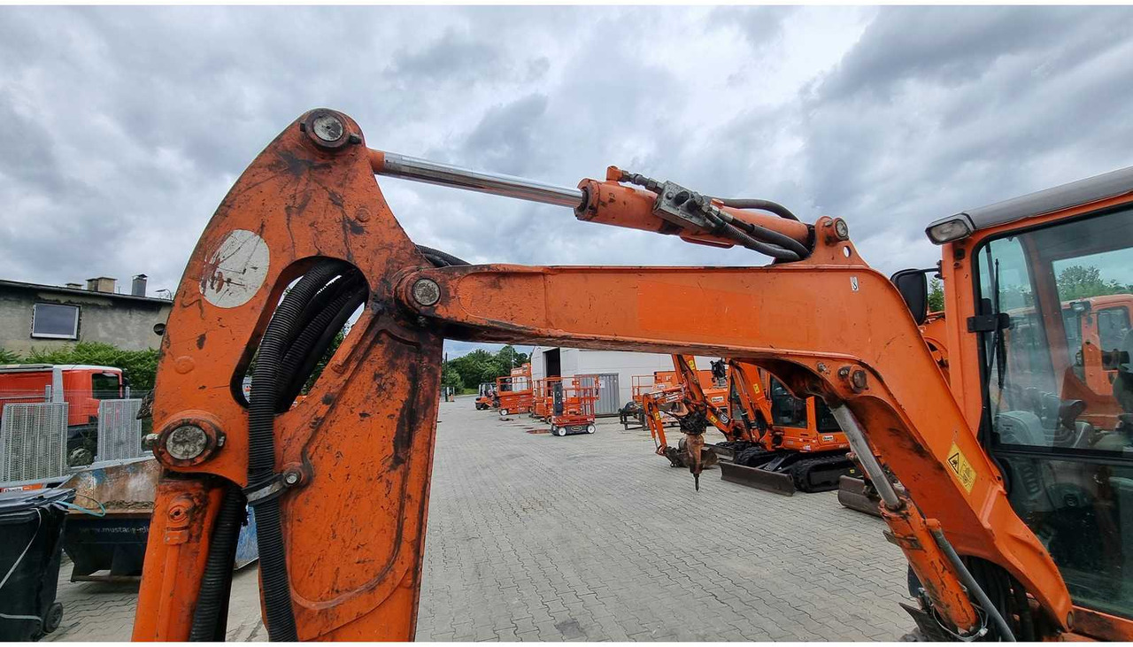 KUBOTA U27-4 - Мини-экскаватор: фото 5 KUBOTA U27-4 - Мини-экскаватор: фото 5