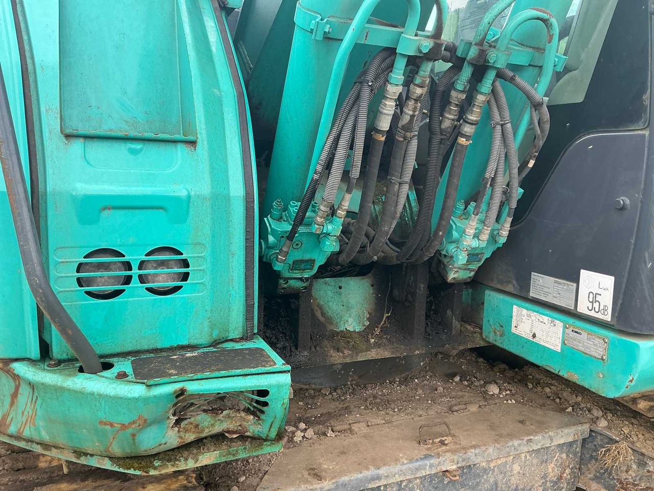 Гусеничный экскаватор Kobelco SK140 SRlc: фото 16