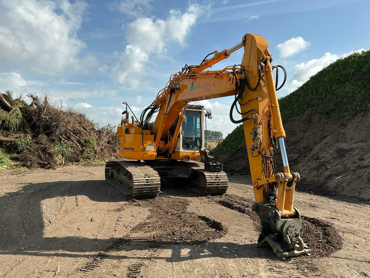 Komatsu PC228USLC-8 - Гусеничный экскаватор: фото 4 Komatsu PC228USLC-8 - Гусеничный экскаватор: фото 4