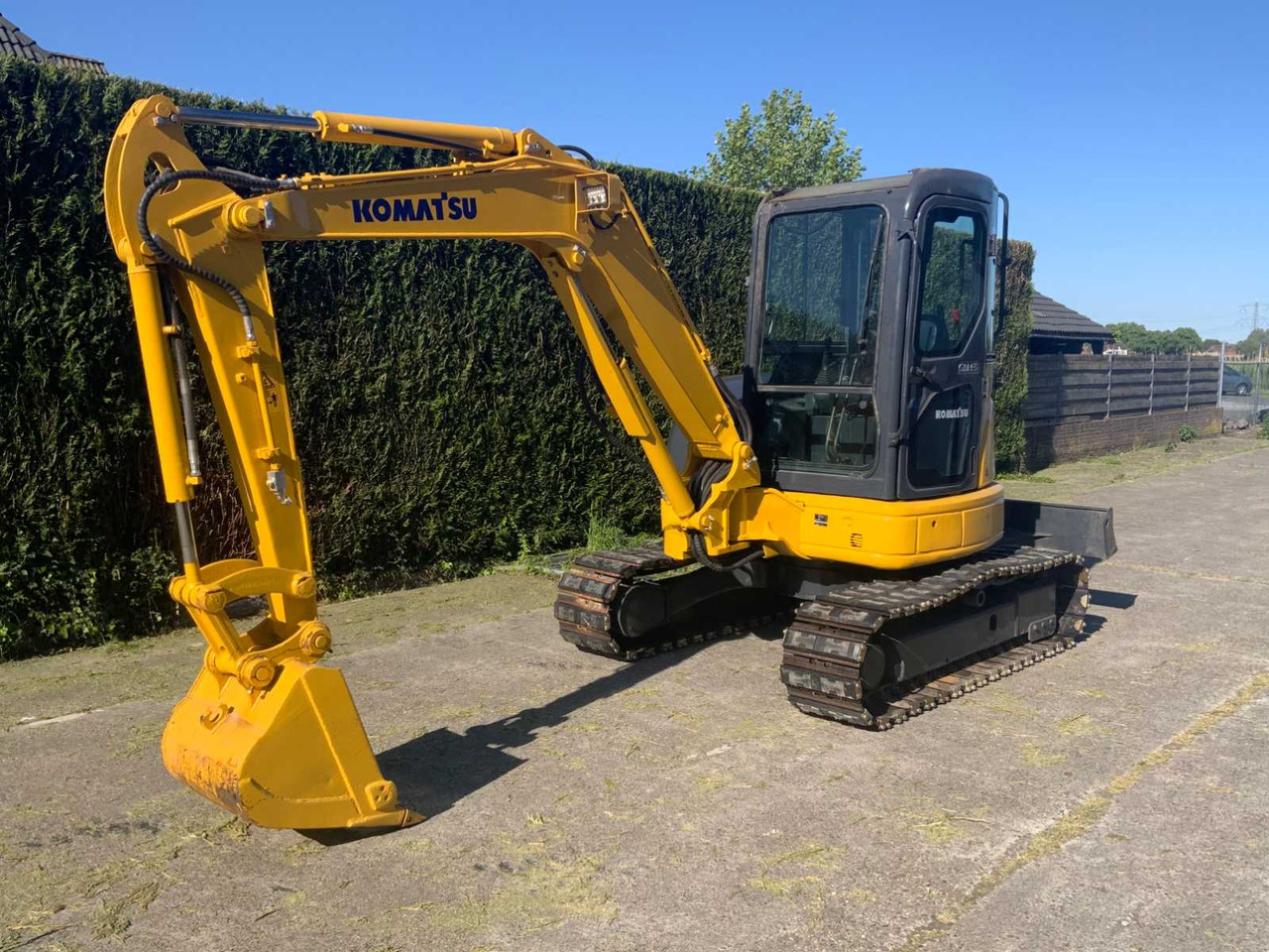 Komatsu PC40MR-3 - Гусеничный экскаватор: фото 2 Komatsu PC40MR-3 - Гусеничный экскаватор: фото 2