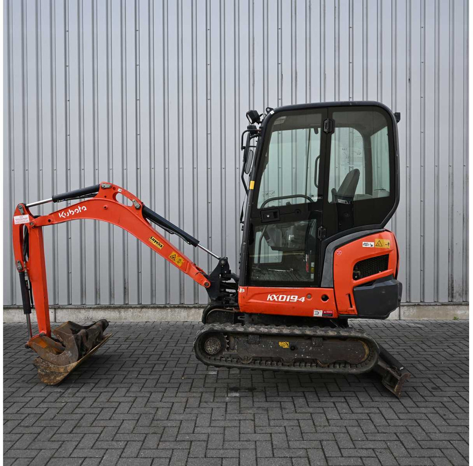 Kubota KX019-4 - Гусеничный экскаватор: фото 4 Kubota KX019-4 - Гусеничный экскаватор: фото 4