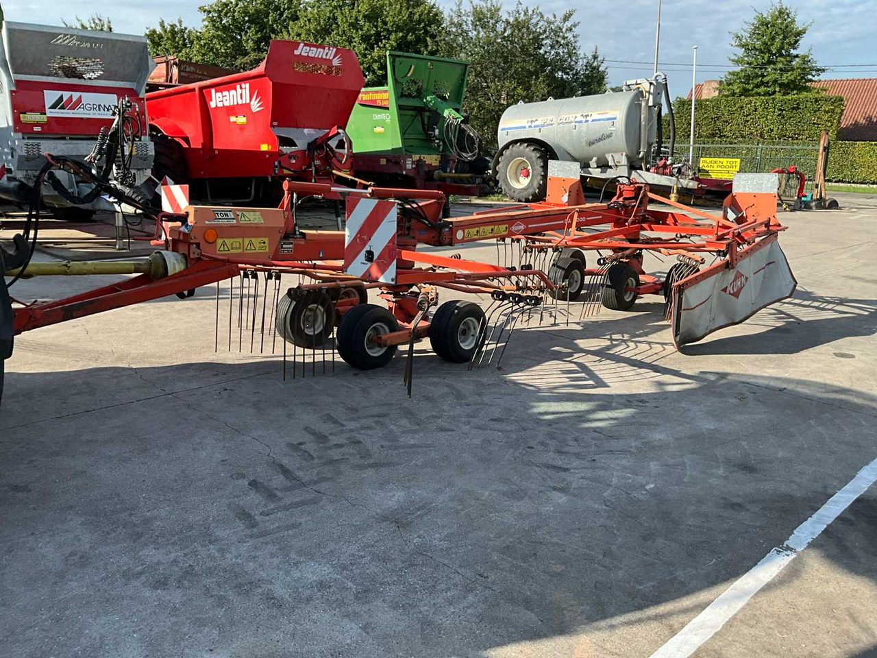 Kuhn GA 6000 - Техника для сенозаготовки: фото 1 Kuhn GA 6000 - Техника для сенозаготовки: фото 1