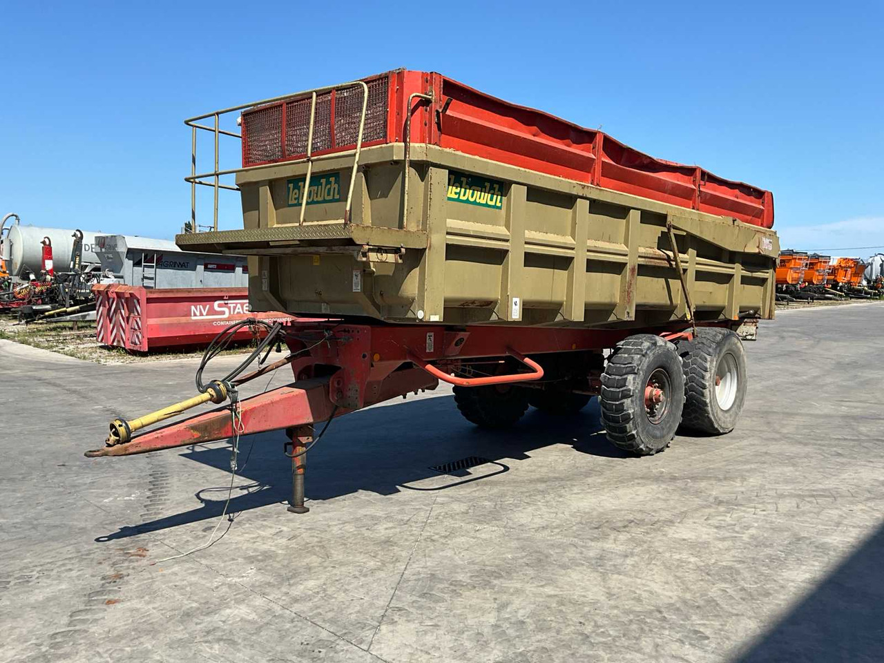 Le Boulch A1700B - Сельскохозяйственный прицеп-самосвал: фото 2 Le Boulch A1700B - Сельскохозяйственный прицеп-самосвал: фото 2