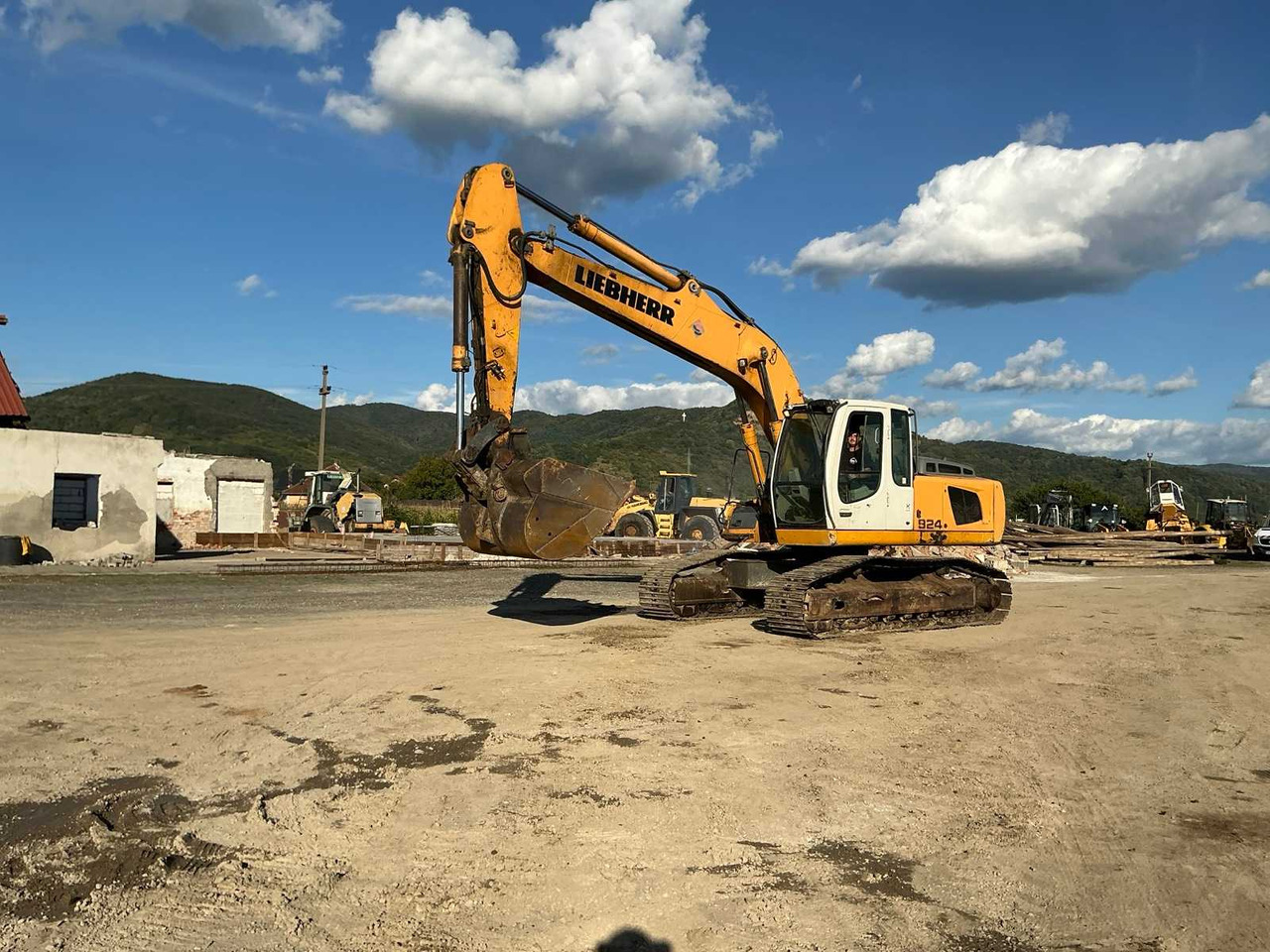 Liebherr 924 - Гусеничный экскаватор: фото 2 Liebherr 924 - Гусеничный экскаватор: фото 2