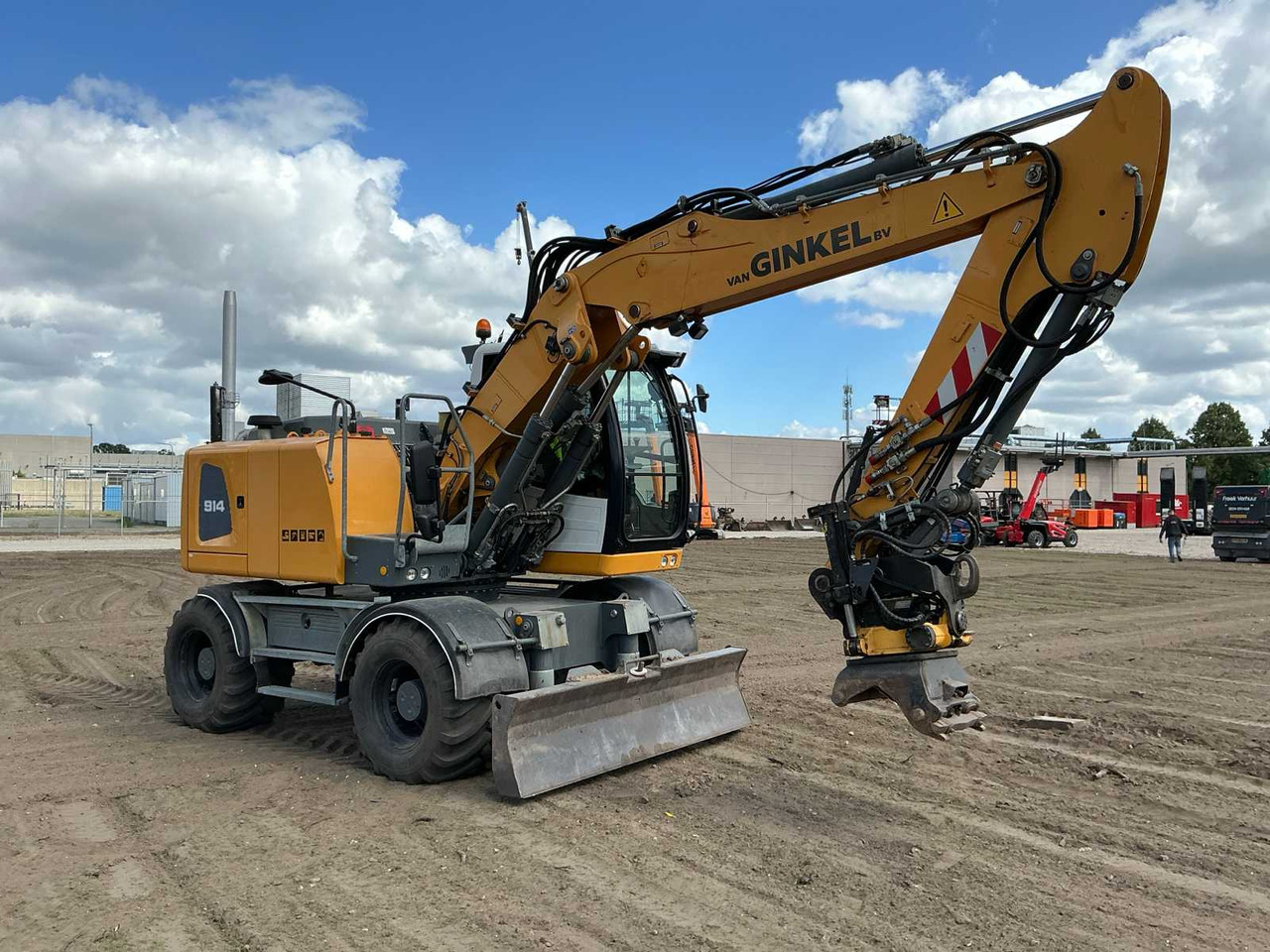 Liebherr A914 Litronic - Колёсный экскаватор: фото 3 Liebherr A914 Litronic - Колёсный экскаватор: фото 3