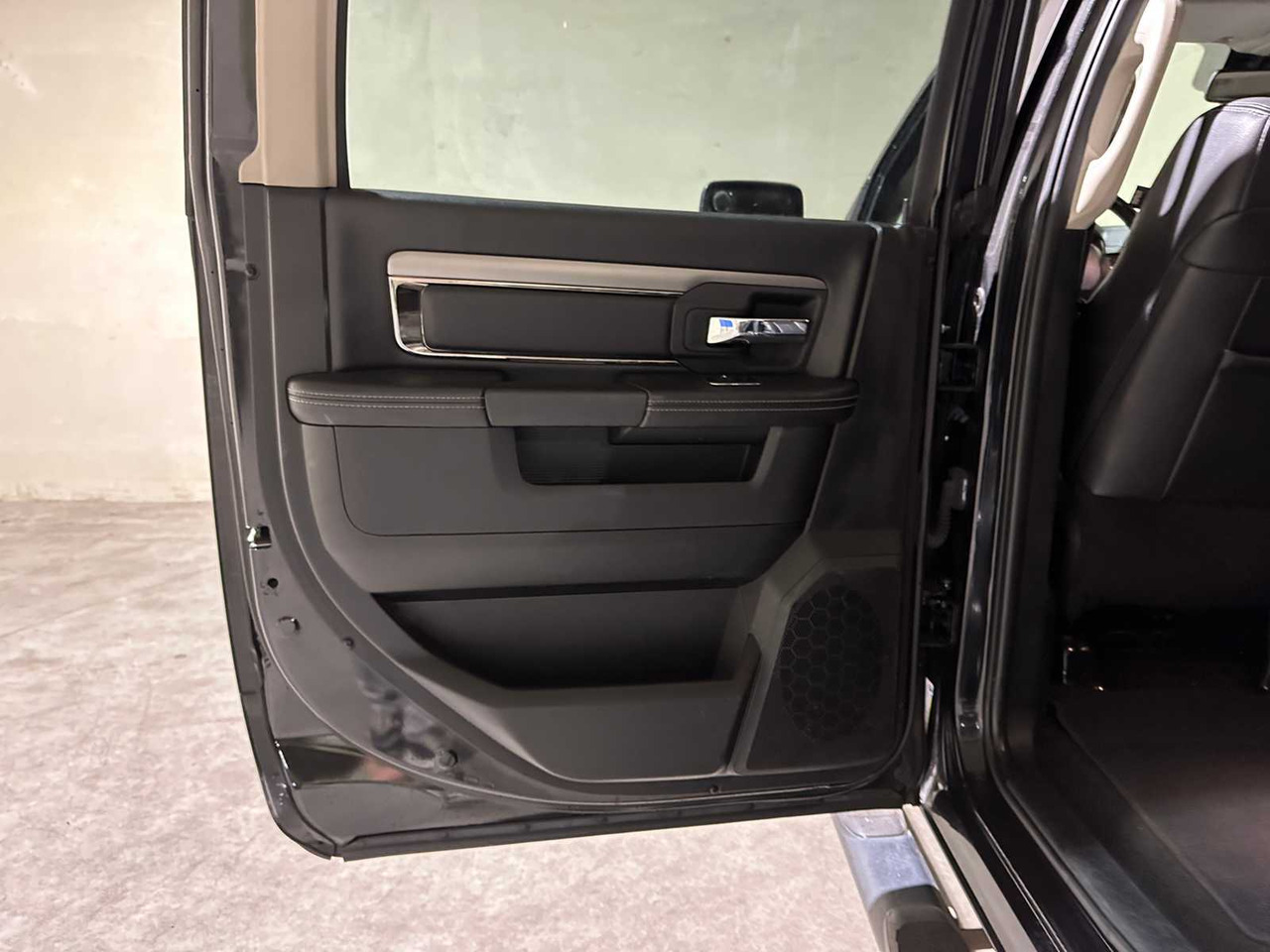 Лёгкий коммерческий автомобиль DODGE RAM 1500 5.7 V8 QUAD CAB 6'4 401HP 2018, V-442-LL COMMERCIAL VEHICLE: фото 33 Лёгкий коммерческий автомобиль DODGE RAM 1500 5.7 V8 QUAD CAB 6'4 401HP 2018, V-442-LL COMMERCIAL VEHICLE: фото 33