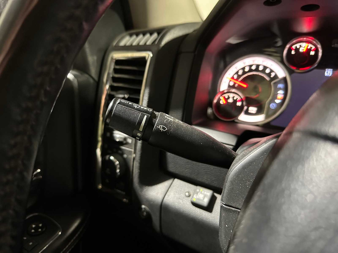 Лёгкий коммерческий автомобиль DODGE RAM 1500 5.7 V8 QUAD CAB 6'4 401HP 2018, V-442-LL COMMERCIAL VEHICLE: фото 23 Лёгкий коммерческий автомобиль DODGE RAM 1500 5.7 V8 QUAD CAB 6'4 401HP 2018, V-442-LL COMMERCIAL VEHICLE: фото 23