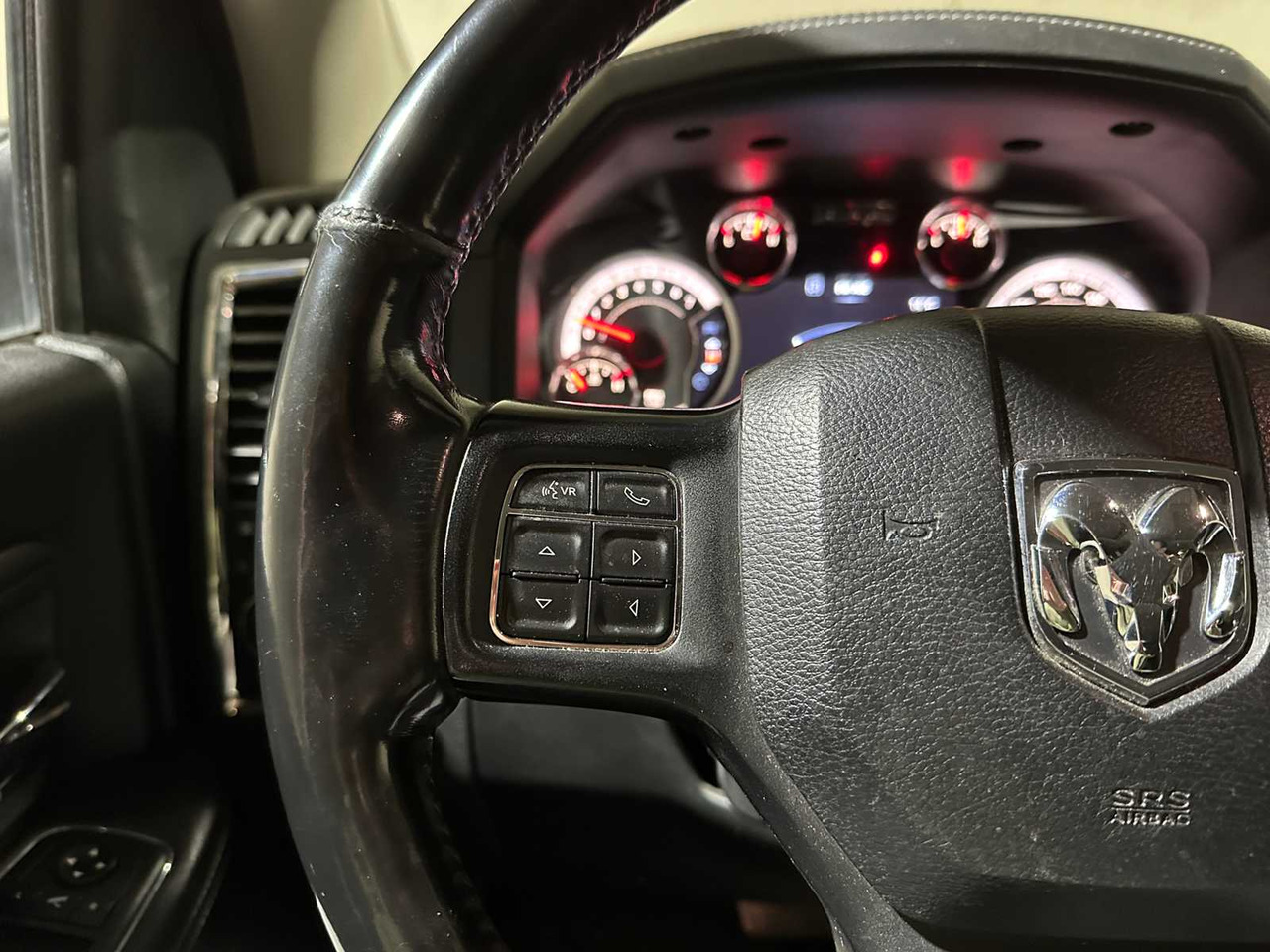 Лёгкий коммерческий автомобиль DODGE RAM 1500 5.7 V8 QUAD CAB 6'4 401HP 2018, V-442-LL COMMERCIAL VEHICLE: фото 21 Лёгкий коммерческий автомобиль DODGE RAM 1500 5.7 V8 QUAD CAB 6'4 401HP 2018, V-442-LL COMMERCIAL VEHICLE: фото 21