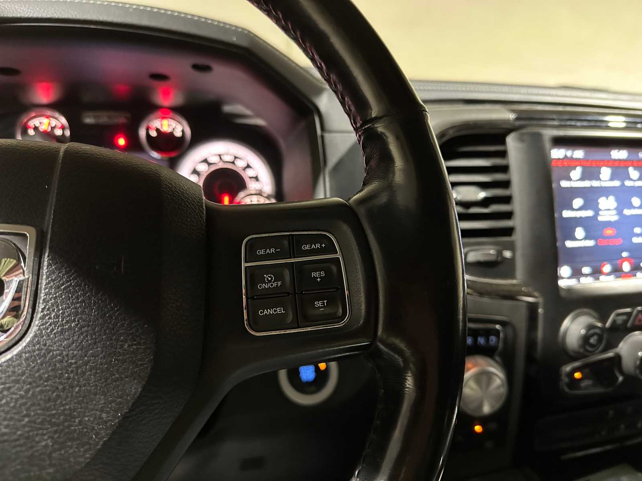 Лёгкий коммерческий автомобиль DODGE RAM 1500 5.7 V8 QUAD CAB 6'4 401HP 2018, V-442-LL COMMERCIAL VEHICLE: фото 22 Лёгкий коммерческий автомобиль DODGE RAM 1500 5.7 V8 QUAD CAB 6'4 401HP 2018, V-442-LL COMMERCIAL VEHICLE: фото 22