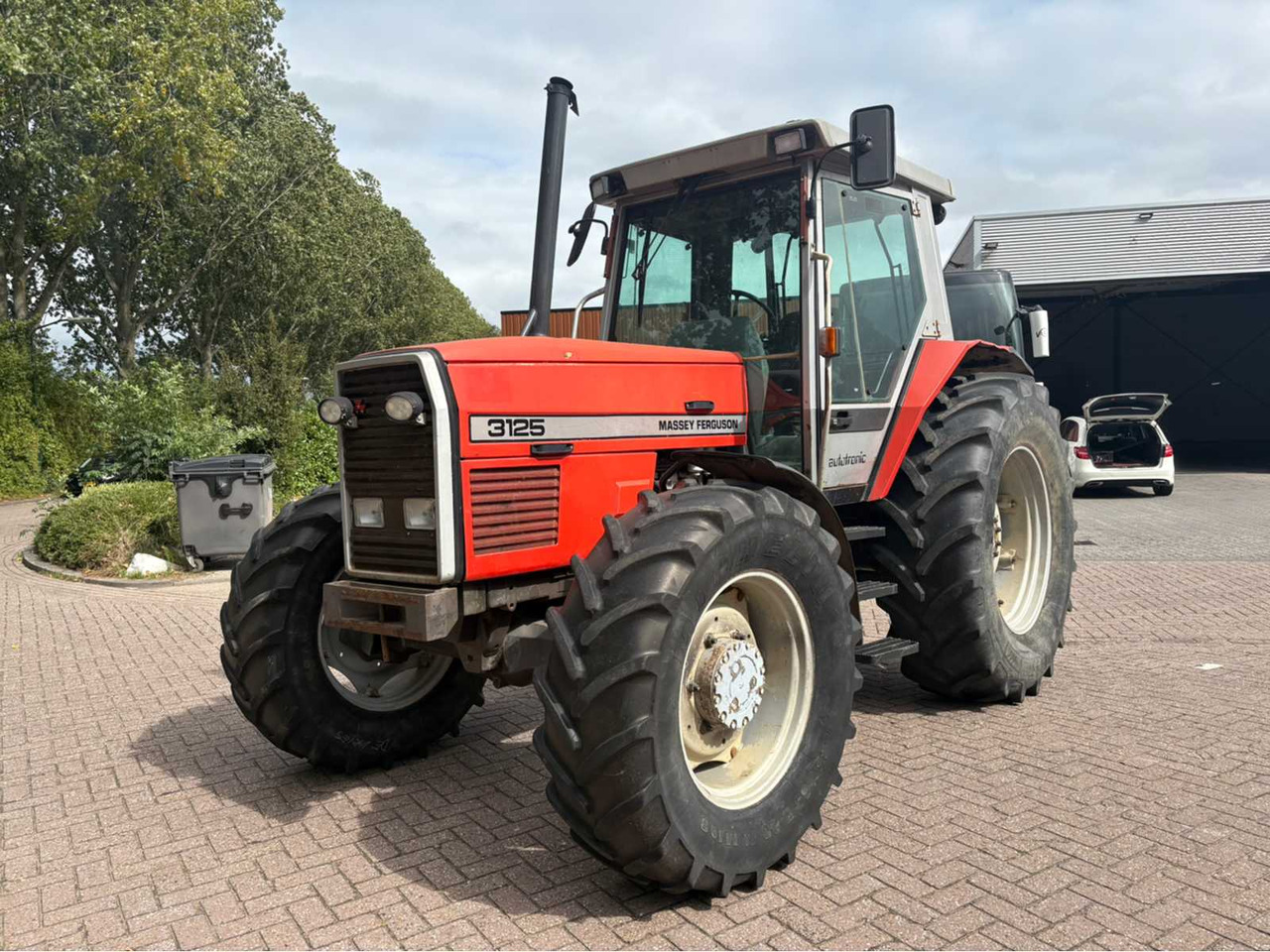 Massey Ferguson 3125 - Трактор: фото 1 Massey Ferguson 3125 - Трактор: фото 1