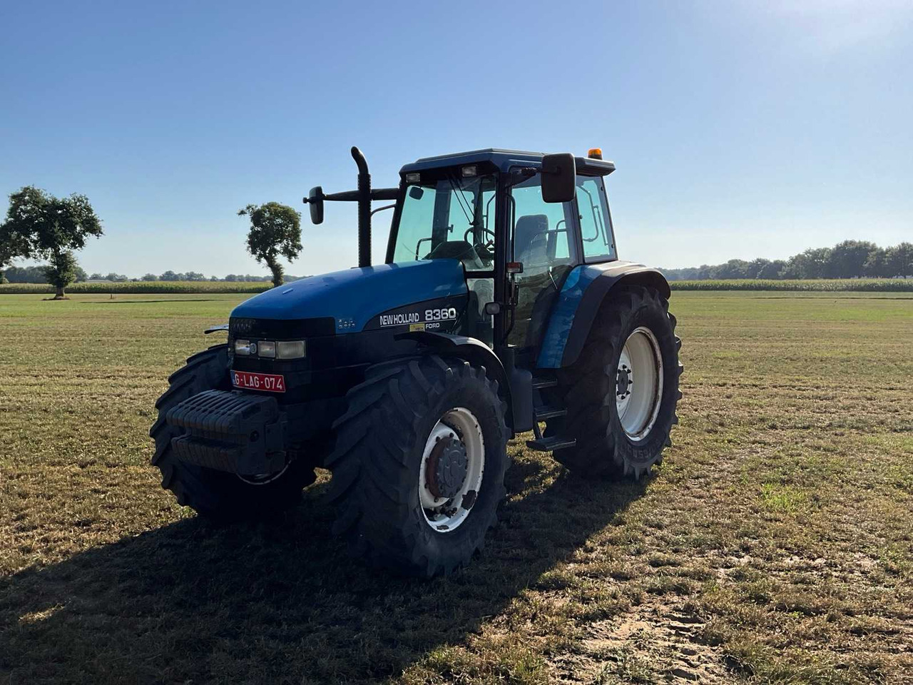 New Holland 8360 DT - Трактор: фото 1 New Holland 8360 DT - Трактор: фото 1