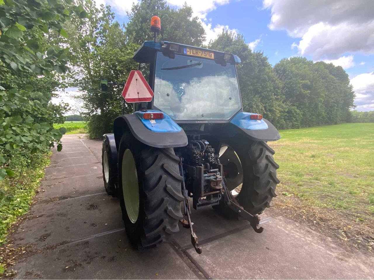 New holland TS-100 - Трактор: фото 5 New holland TS-100 - Трактор: фото 5