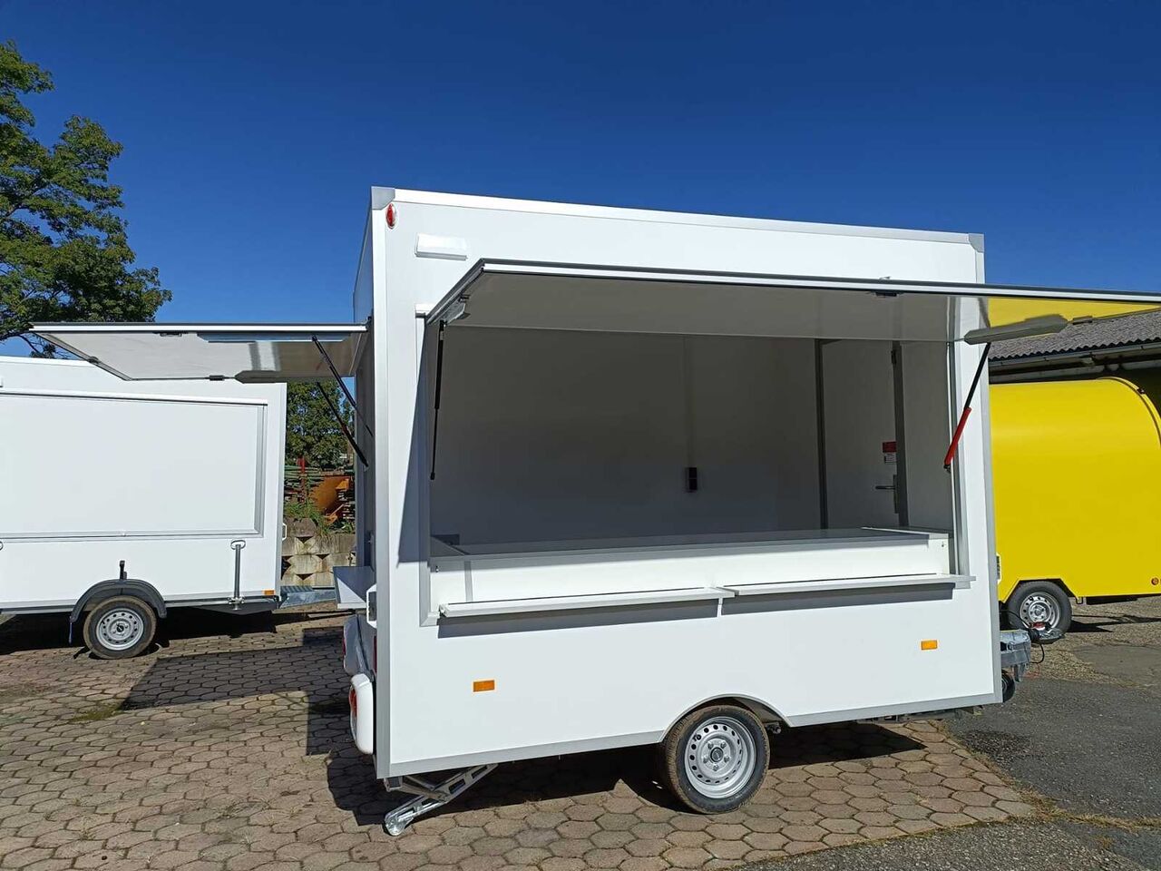 SALES TRAILER WITH 2 SALES FLAPS, ROOF WINDOW - Прицеп: фото 2 SALES TRAILER WITH 2 SALES FLAPS, ROOF WINDOW - Прицеп: фото 2