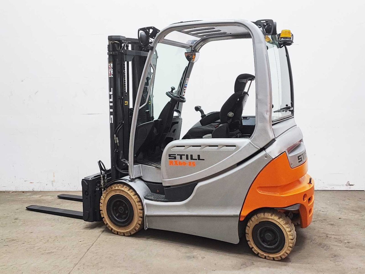 STILL - 2014 - RX60-25 - FORKLIFT WITH FORK SPREADER - Вилочный погрузчик: фото 1 STILL - 2014 - RX60-25 - FORKLIFT WITH FORK SPREADER - Вилочный погрузчик: фото 1