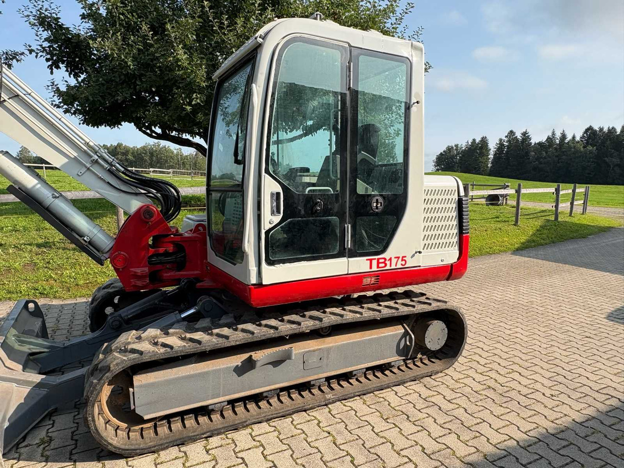 Takeuchi TB 175 CV - Гусеничный экскаватор: фото 5 Takeuchi TB 175 CV - Гусеничный экскаватор: фото 5