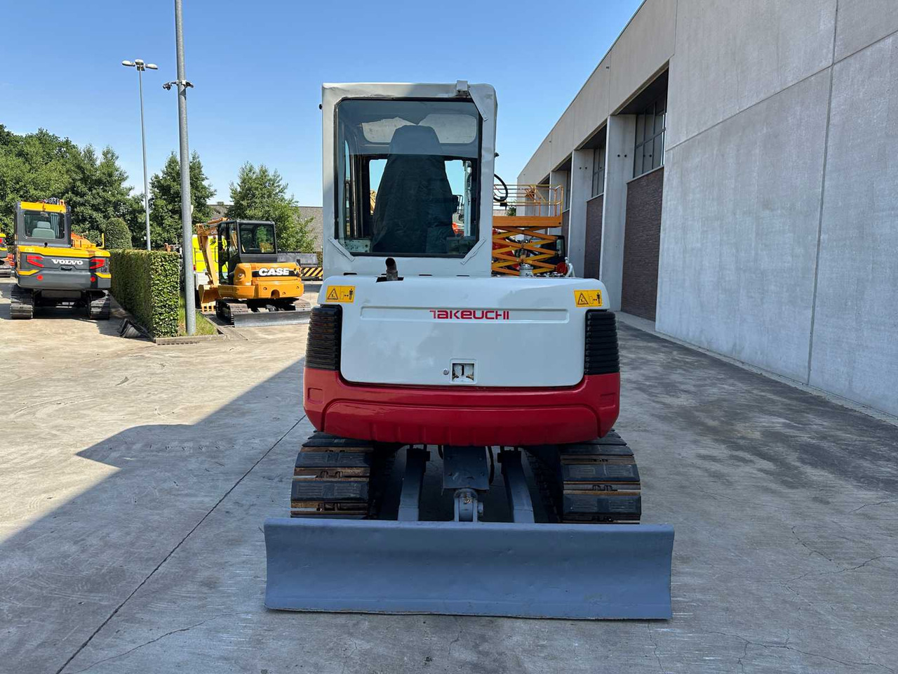 Takeuchi TB150c - Гусеничный экскаватор: фото 5 Takeuchi TB150c - Гусеничный экскаватор: фото 5