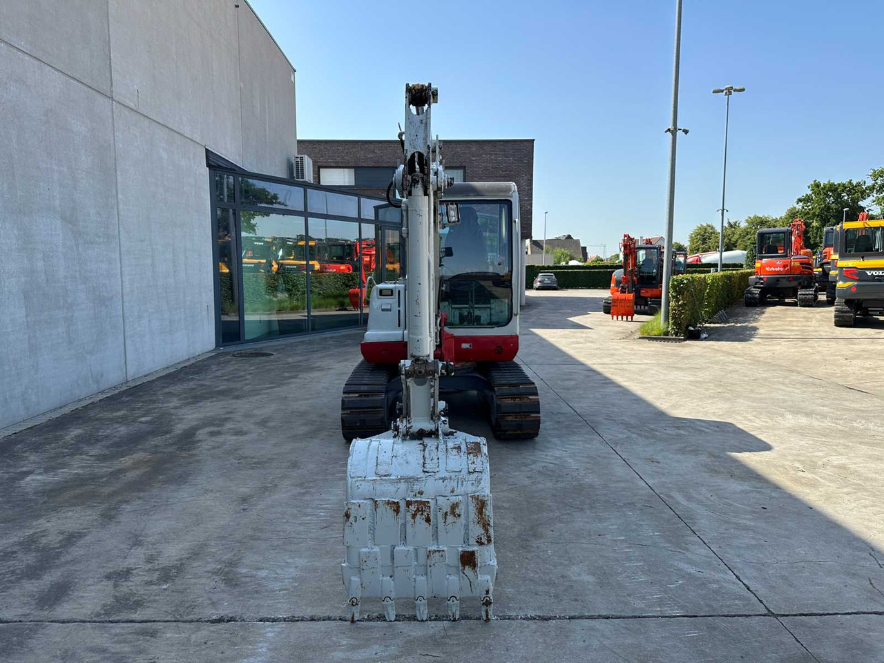 Takeuchi TB150c - Гусеничный экскаватор: фото 2 Takeuchi TB150c - Гусеничный экскаватор: фото 2