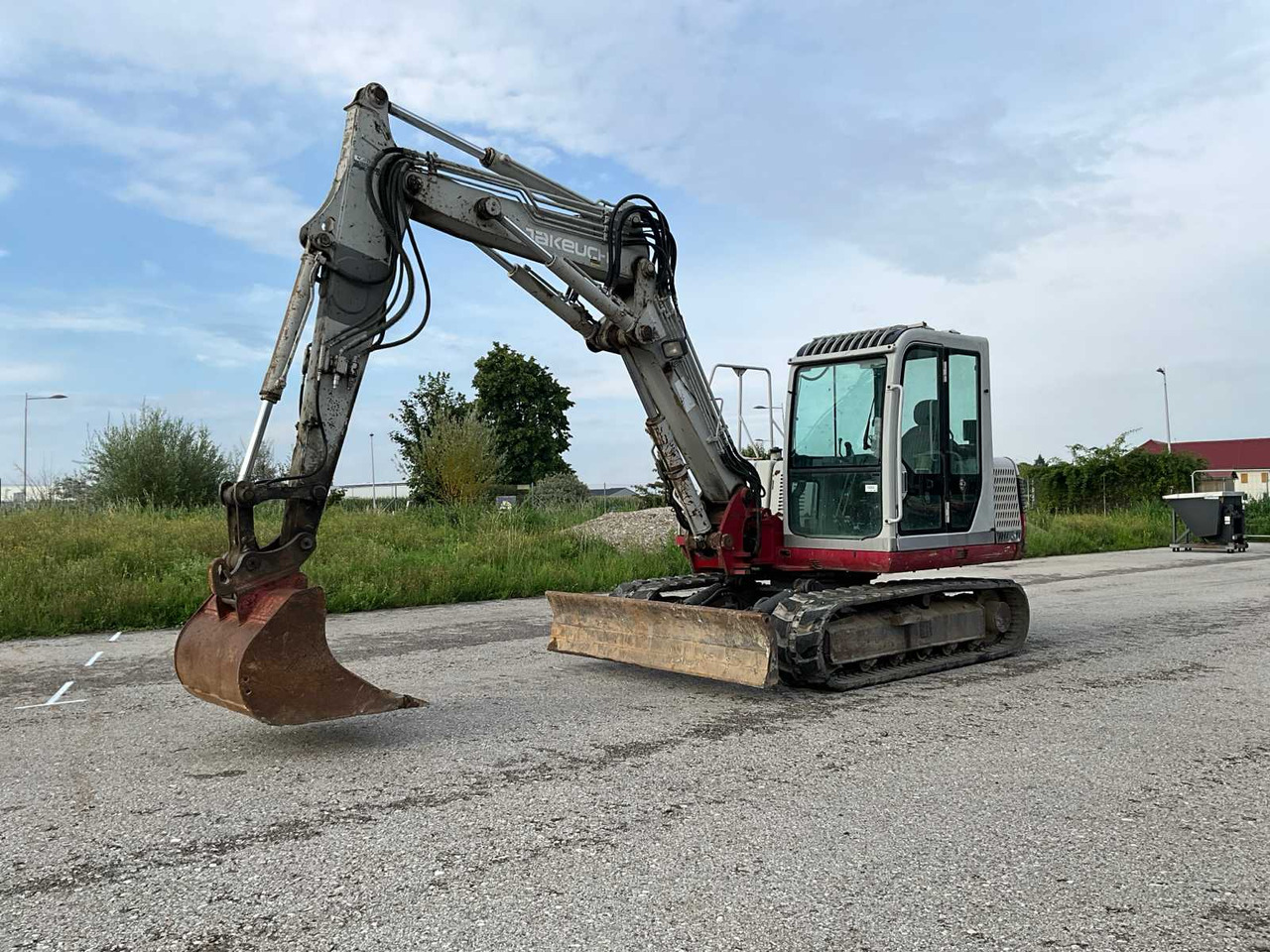 Takeuchi TB175 - Гусеничный экскаватор: фото 1 Takeuchi TB175 - Гусеничный экскаватор: фото 1