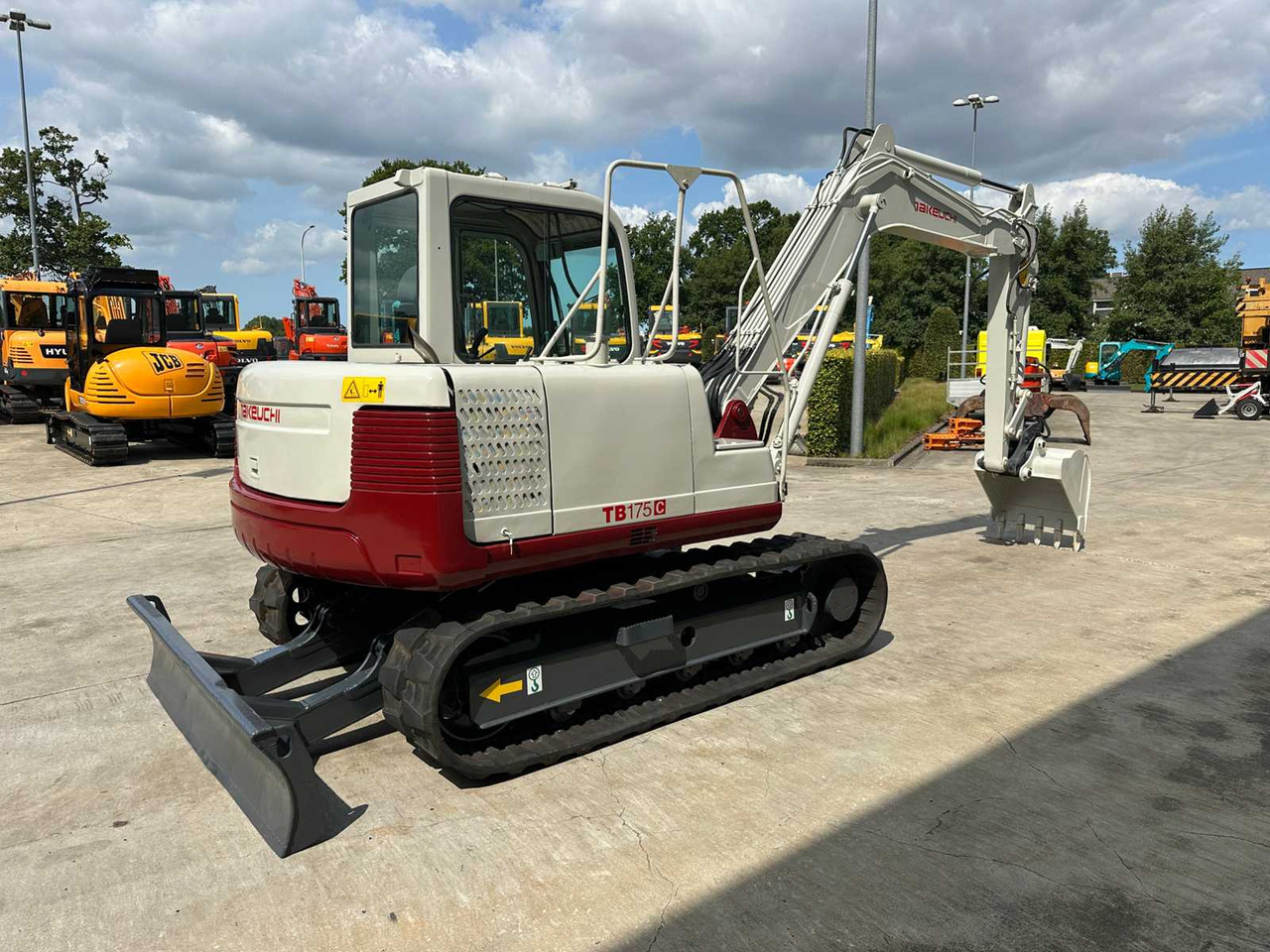 Takeuchi TB175C - Гусеничный экскаватор: фото 4 Takeuchi TB175C - Гусеничный экскаватор: фото 4
