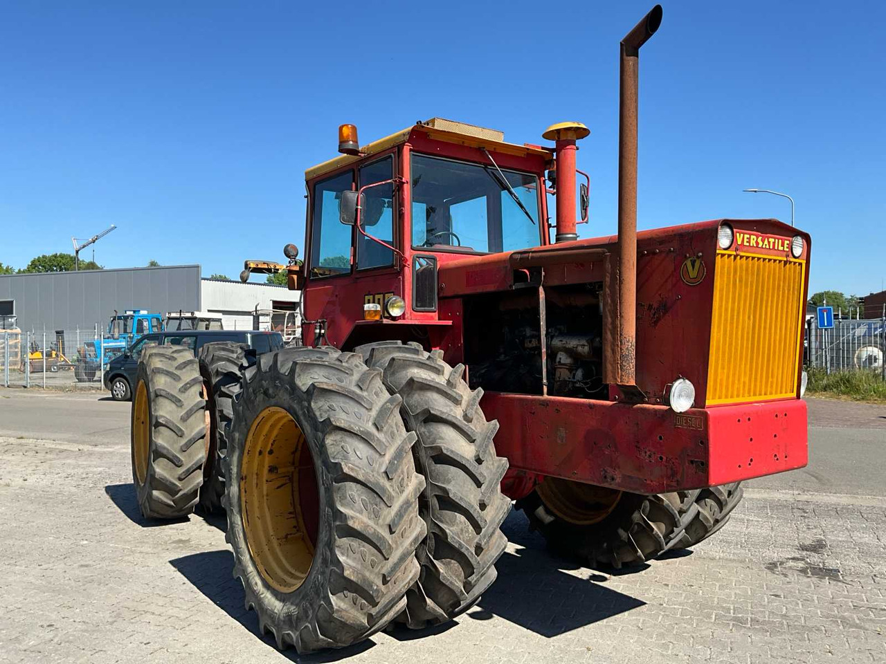 Versatile 800 - Трактор: фото 4 Versatile 800 - Трактор: фото 4