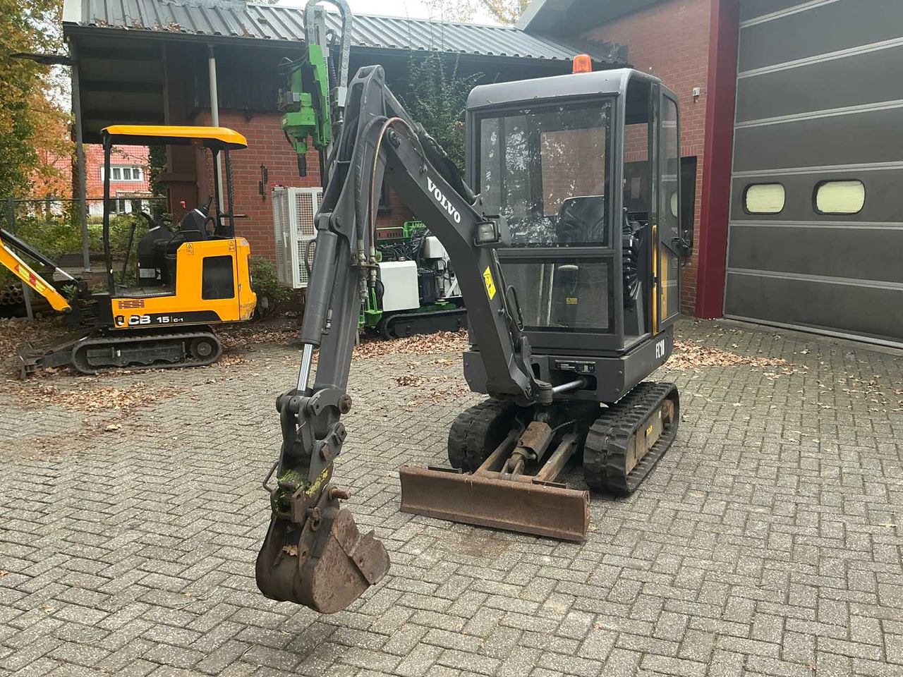 Volvo 2015 VOLVO EC-18D MINI EXCAVATOR - Мини-экскаватор: фото 2 Volvo 2015 VOLVO EC-18D MINI EXCAVATOR - Мини-экскаватор: фото 2
