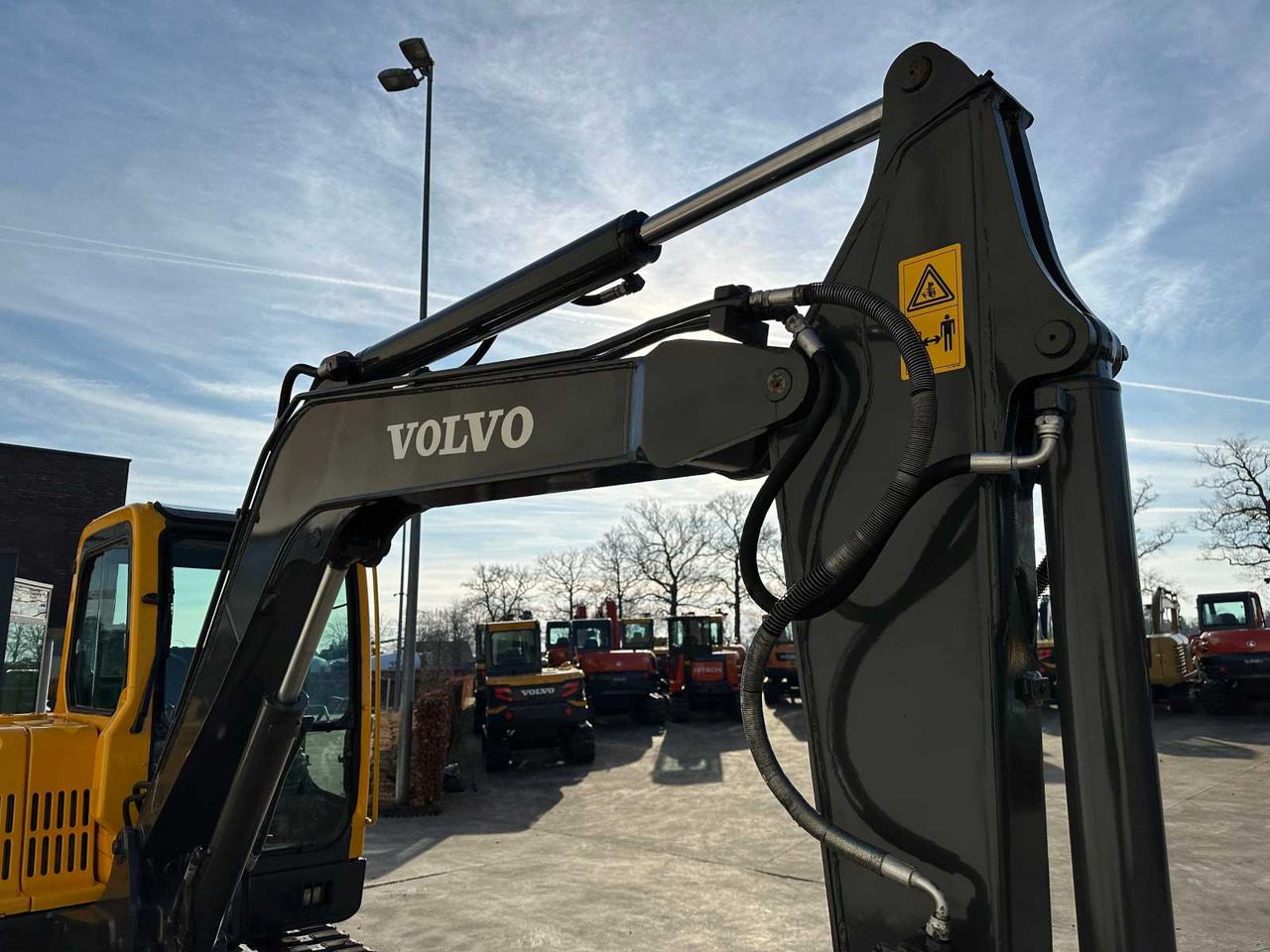 Гусеничный экскаватор Volvo EC55B: фото 12