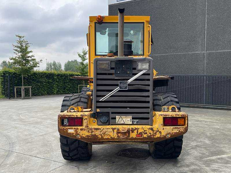 Volvo L70C - Мини-погрузчик с бортовым поворотом: фото 4 Volvo L70C - Мини-погрузчик с бортовым поворотом: фото 4
