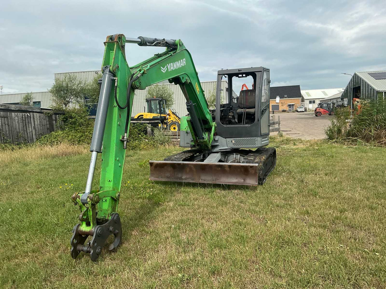 YANMAR VIO80U - Гусеничный экскаватор: фото 3 YANMAR VIO80U - Гусеничный экскаватор: фото 3