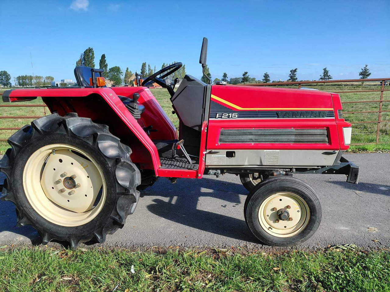 Yanmar F125 - Минитрактор: фото 3 Yanmar F125 - Минитрактор: фото 3