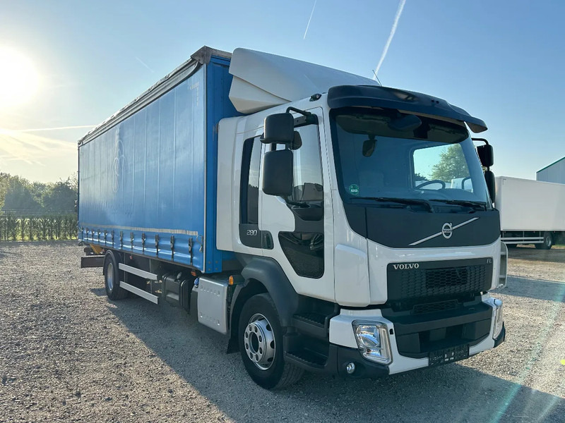 Volvo FL FL280.16 EURO6. 2022. OPRIJWAGEN , PAARDENWAGEN. - Грузовик-шасси: фото 2 Volvo FL FL280.16 EURO6. 2022. OPRIJWAGEN , PAARDENWAGEN. - Грузовик-шасси: фото 2
