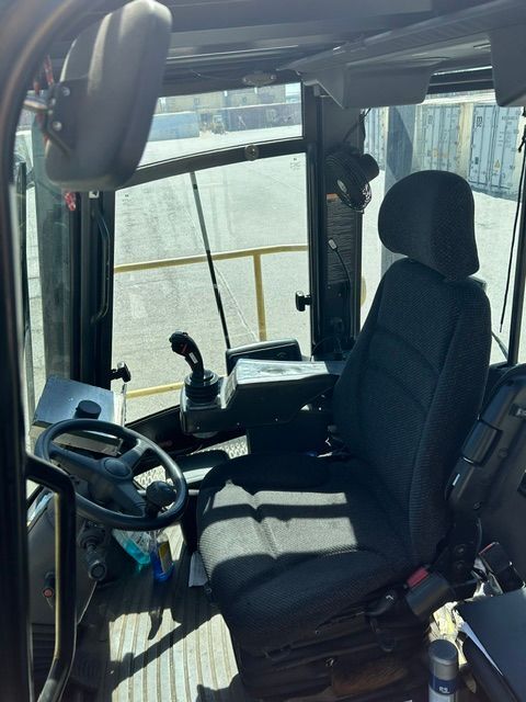 Hyster H11XM-ECD8 - Контейнерный погрузчик: фото 3 Hyster H11XM-ECD8 - Контейнерный погрузчик: фото 3
