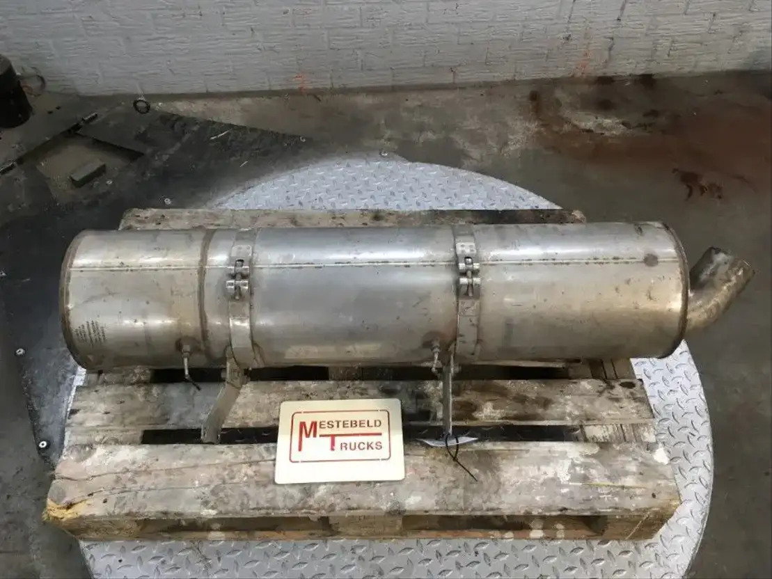 DAF CF 65 Uitlaatdemper katalysator - Глушитель/ Выхлопная система для Грузовиков: фото 1 DAF CF 65 Uitlaatdemper katalysator - Глушитель/ Выхлопная система для Грузовиков: фото 1