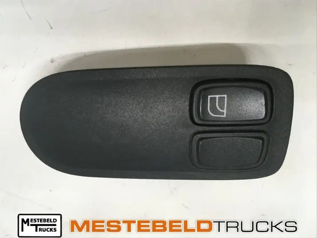 DAF CF 85 Raambedieningsschakelaar - Кабина и интерьер для Грузовиков: фото 1 DAF CF 85 Raambedieningsschakelaar - Кабина и интерьер для Грузовиков: фото 1