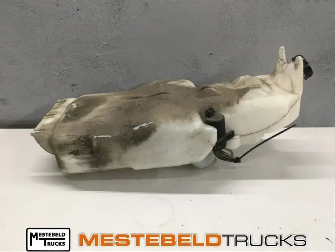 DAF Ruitensproeierreservoir LF 45 - Кабина и интерьер для Грузовиков: фото 1 DAF Ruitensproeierreservoir LF 45 - Кабина и интерьер для Грузовиков: фото 1