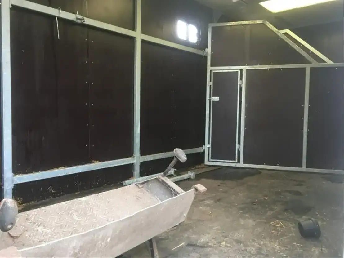 Diversen Laadbak voor paarden - Сменный кузов - фургон: фото 3 Diversen Laadbak voor paarden - Сменный кузов - фургон: фото 3