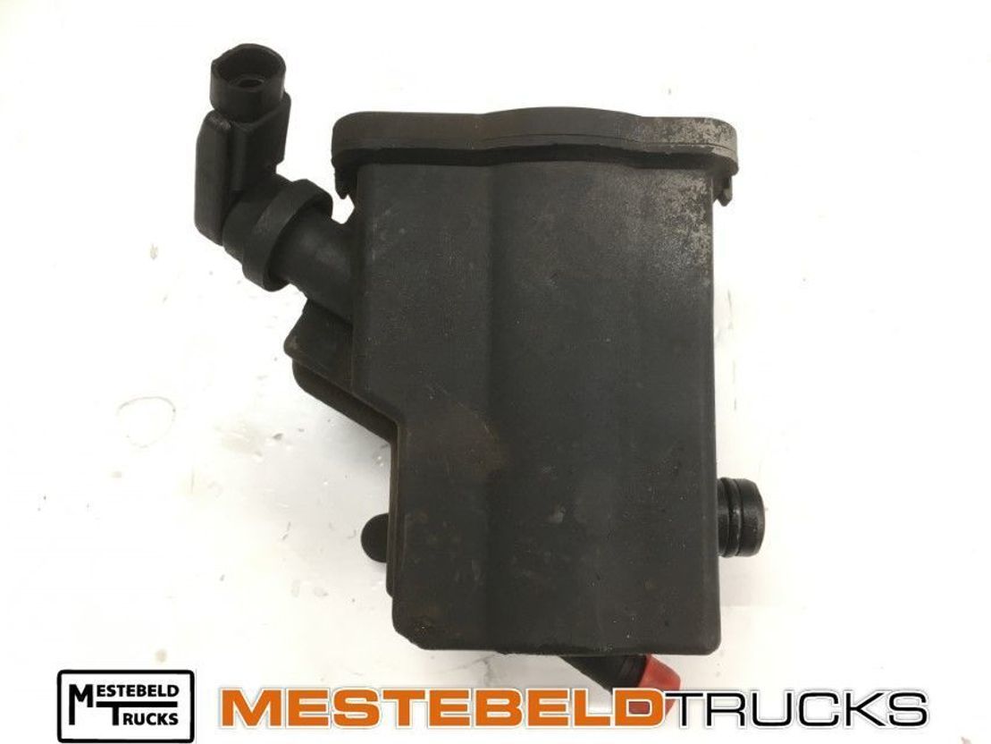 Iveco Stuuroliereservoir - Двигатель и запчасти для Грузовиков: фото 1 Iveco Stuuroliereservoir - Двигатель и запчасти для Грузовиков: фото 1