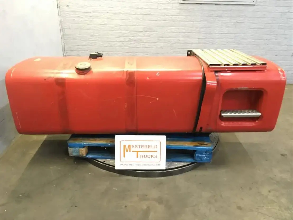 MAN Brandstoftank 710 liter - Топливный бак для Грузовиков: фото 1 MAN Brandstoftank 710 liter - Топливный бак для Грузовиков: фото 1