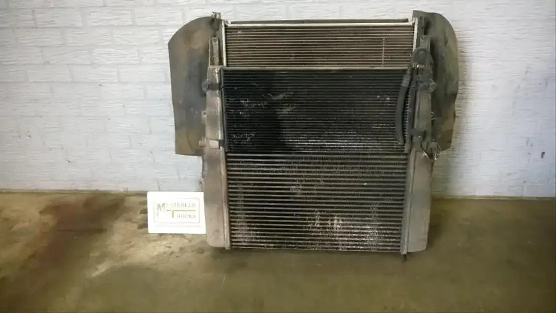 Mercedes-Benz Radiateur + intercooler - Система охлаждения для Грузовиков: фото 1 Mercedes-Benz Radiateur + intercooler - Система охлаждения для Грузовиков: фото 1
