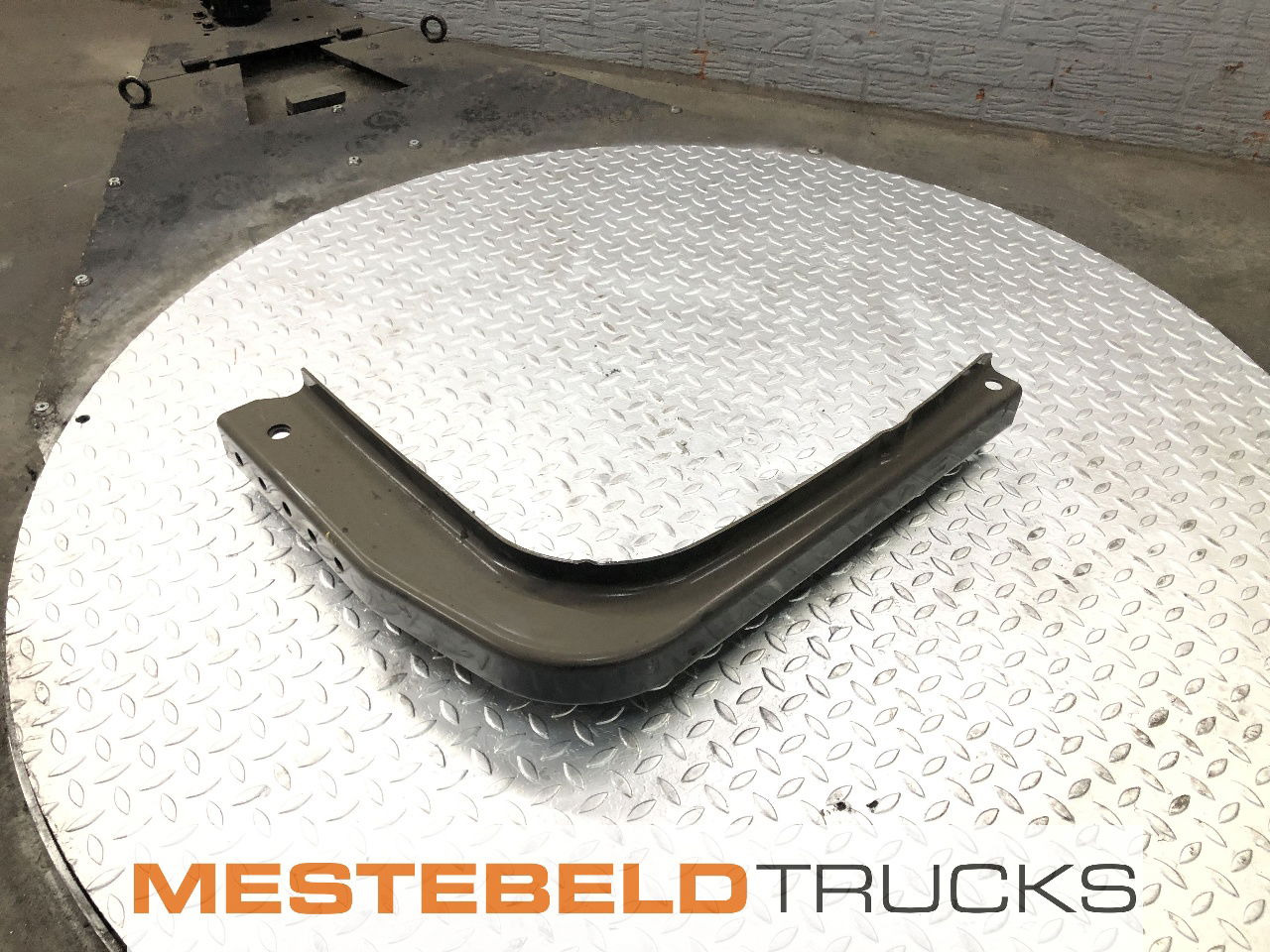 Scania Brandstoftanksteun P, G, R, T serie - Подготовка топлива для Грузовиков: фото 1 Scania Brandstoftanksteun P, G, R, T serie - Подготовка топлива для Грузовиков: фото 1