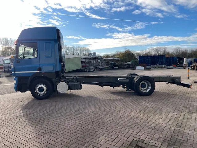 DAF CF 85.430 Manual gear Euro 4 - Грузовик-шасси: фото 4 DAF CF 85.430 Manual gear Euro 4 - Грузовик-шасси: фото 4