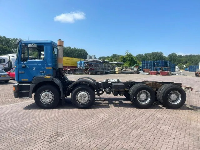MAN 32.403 8x4 chassis Manual Full Steel - Грузовик-шасси: фото 2 MAN 32.403 8x4 chassis Manual Full Steel - Грузовик-шасси: фото 2