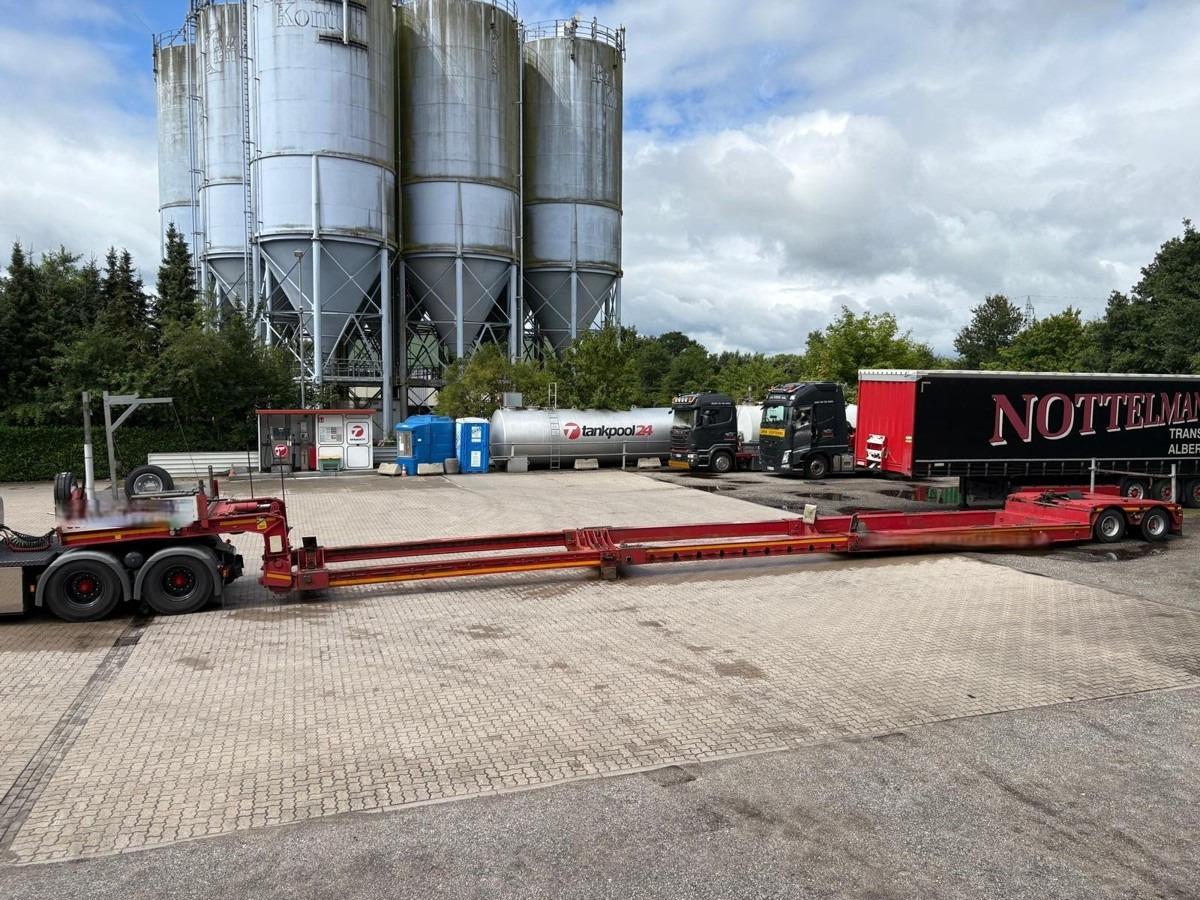 FAYMONVILLE STBZ - 2VAA Megamax Yachttransport - Низкорамный полуприцеп: фото 1 FAYMONVILLE STBZ - 2VAA Megamax Yachttransport - Низкорамный полуприцеп: фото 1