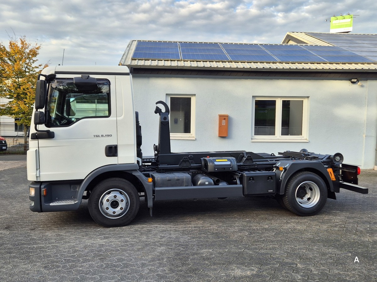 MAN TGL 8.190 BL City Abrollkipper Aut., 2 x AHK sof - Крюковой мультилифт: фото 3 MAN TGL 8.190 BL City Abrollkipper Aut., 2 x AHK sof - Крюковой мультилифт: фото 3