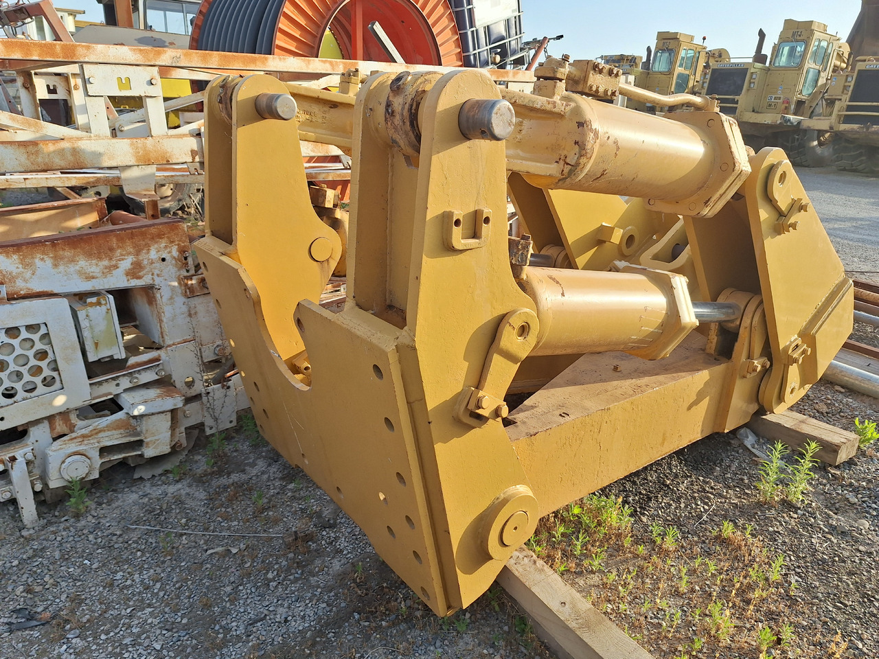 CATERPILLAR D9G-H - Рыхлитель для Бульдозеров: фото 1 CATERPILLAR D9G-H - Рыхлитель для Бульдозеров: фото 1