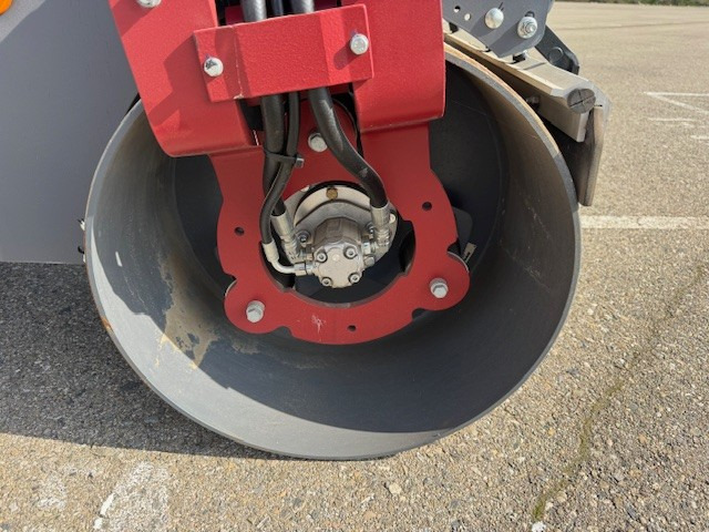 DYNAPAC CC1000 - Каток: фото 3 DYNAPAC CC1000 - Каток: фото 3